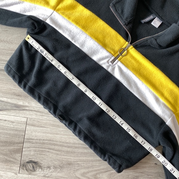 H&M Divided Short Crop Fleece Top Size XS - Picture 8 of 12